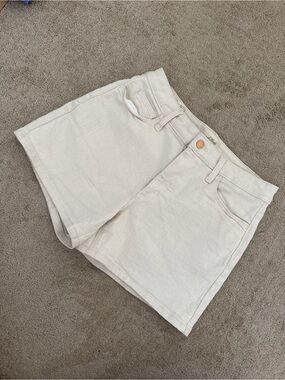 Universal Thread Cream High-Rise Denim Shorts